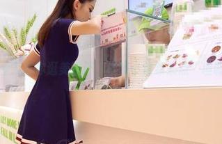 “爱丝”带你逛美图店，模特小视频来点“坦诚”吧