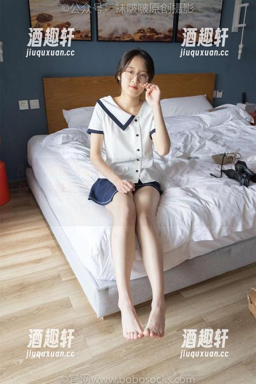 BoBoSocks袜啵啵-小沫 BoBoSocks袜啵啵 - 分享这组小沫的黑色运动鞋套图,光是我自己瞎想的运动天赋都快被冲走了。