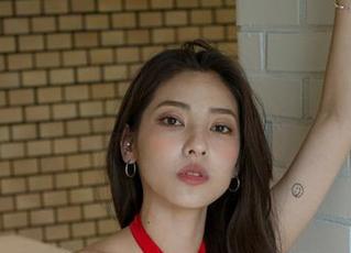 观看G.su(全智秀)的新图，LEEHEEEXPRESS-LELV，太会玩了吧！