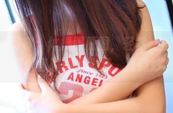 ROSI写真：体操服原图，轻松，但也有种难以言喻的紧张感，真微妙。