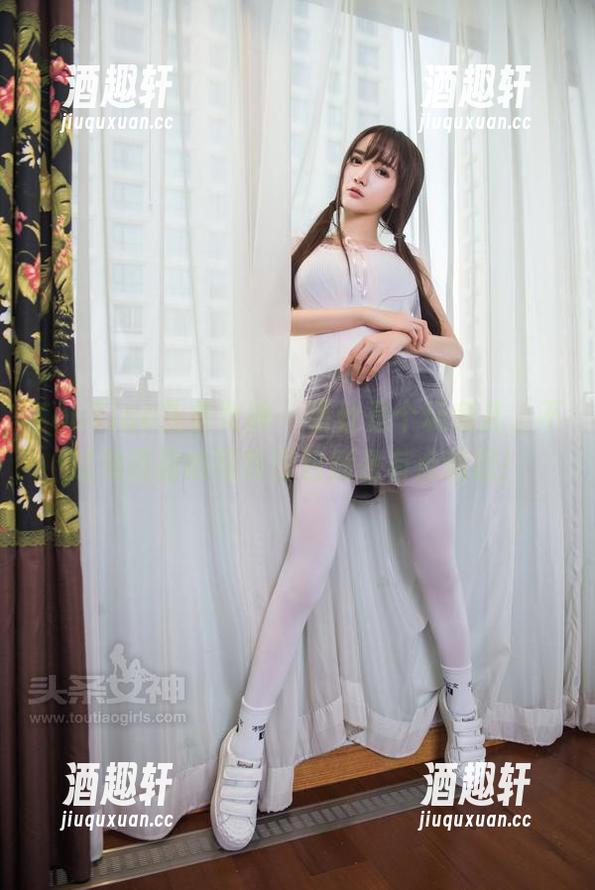 TouTiao头条女神-刘雨露 TouTiao头条女神 - 蕾丝是个玩意儿,不过刘雨露的写真图包倒是有点意思!