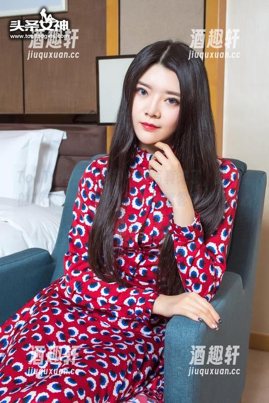 TouTiao头条女神 - 新写真来了，张梓柔的JK，简直是陷入了某种迷雾中的少女心事…更新更新！