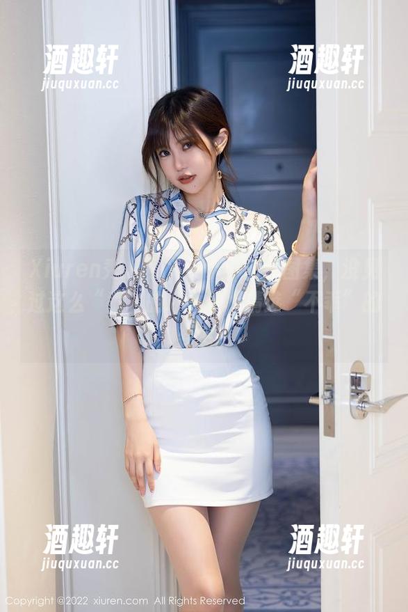 Xiuren秀人网-吴小小 Xiuren秀人网 - 吴小小修女图集,没见过这么“乖”的坏女孩,精选“不乖”的姿态。