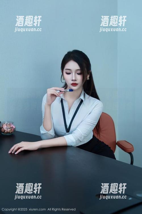Xiuren秀人网 - 别再犹豫了，小逗逗的婚纱免费图片，定能打破你的选择困难症！