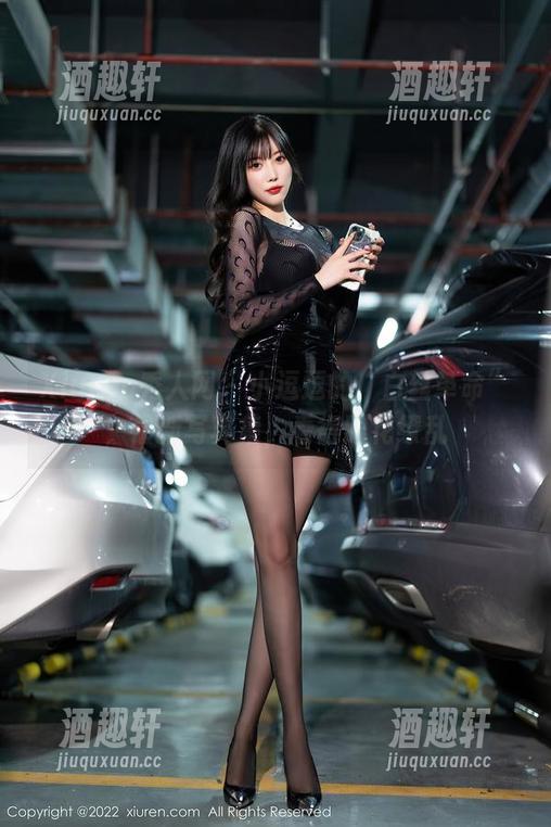 Xiuren秀人网 - 小逗逗的“白丝革命”，最新写真集，看得眼花缭乱