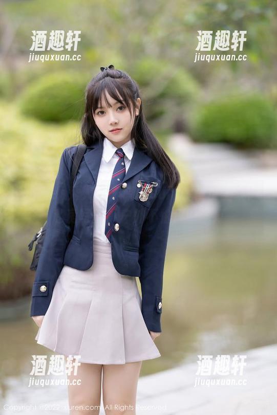 Xiuren秀人网 - 晓茜sunny再度上线：私房写真，户外不怕风吹雨打