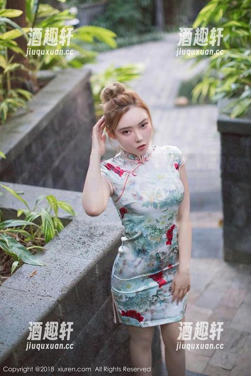 Xiuren秀人网 - 流连于李雅柔182CM的丝袜，高清画面让我升起了无数联想，诸如……哈哈，不好意思，走神了。