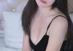 夏日的阿尼斯，Yiko湿润兔全集，脑海中浮现出几分懵懂的“俏皮”。