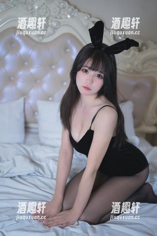 夏日的阿尼斯，Yiko湿润兔全集，脑海中浮现出几分懵懂的“俏皮”。
