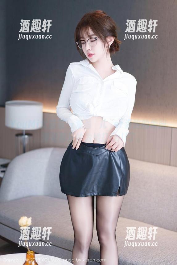 YouMi尤蜜荟-玥儿玥er YouMi尤蜜荟 - 观看玥儿玥er海边的原图,海浪都开始为她打call了。
