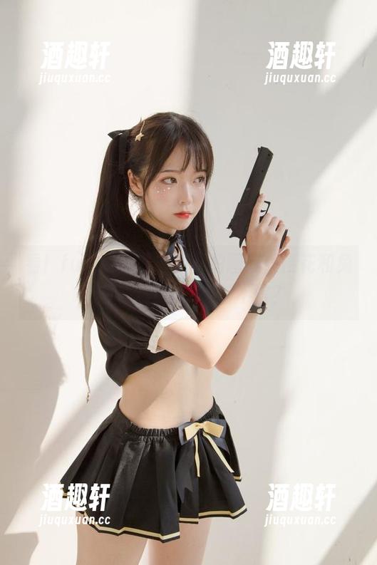 看！fushii_海堂的私拍图集，樱花和兔兔都发光了，你信不信？