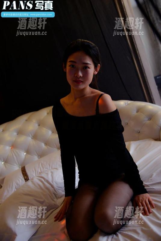 pans-英英 pans - 这组蕾丝写真来自英英,穿衣如同武艺,难度系数直接拉满!