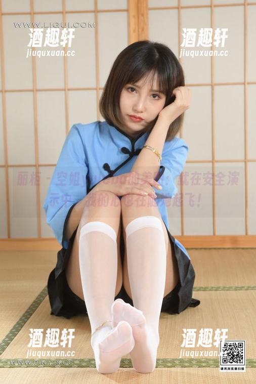 丽柜 - 空姐yuleba的美图：就在安全演示中，我的心也在随她起飞！