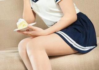 丽柜 – 水边散步与分享的蕊蕊写真，乗着莲池的清丝慢游
