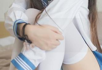 为啥五更百鬼的皮衣写真，我的眼睛就不肯离开那颜色呀？