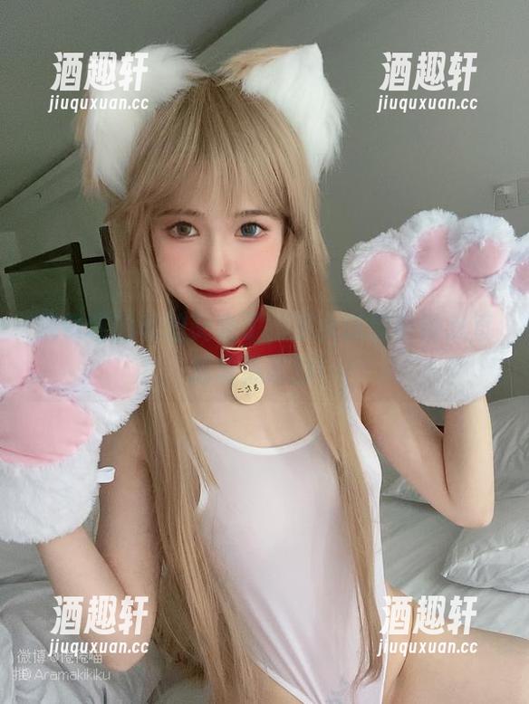 倦倦喵的私拍又来了，巫女造型看得我直想收藏原图！