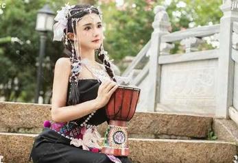 微密圈 – 古阿扎的树王传说：这根树杈我也想抱抱，原图下载请自便！