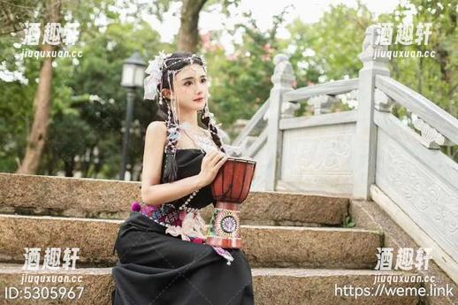 微密圈 - 古阿扎的树王传说：这根树杈我也想抱抱，原图下载请自便！