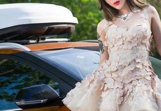 头条女神 – 观看COCO的万圣节合集，像个外星人逛人间！