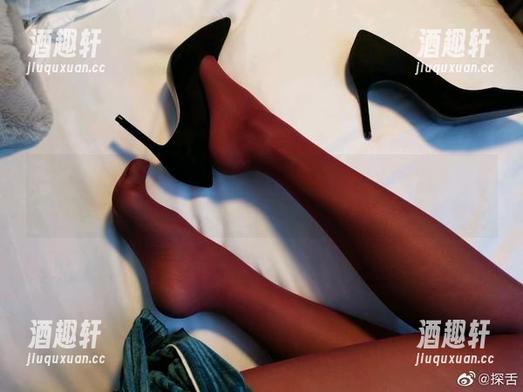 微密圈 - 宸大小姐的私拍，校园里的一切似乎在偷偷躲避目光