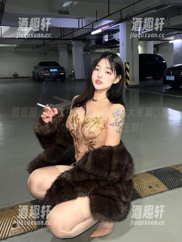 微密圈 - 小优优子空姐作品集大更新，空中飞人也能优雅俯瞰人生啊！
