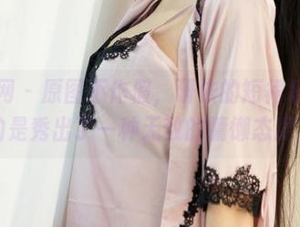 尤果网 – 原图不作假，研依的短裙私拍真的是秀出了一种无敌的慵懒态度。