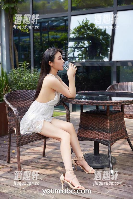 尤蜜荟-黄乐然 尤蜜荟 - 原图如此张扬,黄乐然,你真敢把护士演绎成这个节奏?