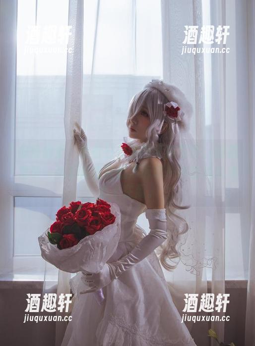 放慢脚步，看看日奈娇的红裙写真，图集里每一张都像是在低声诉说…尽管我有点心不在焉。