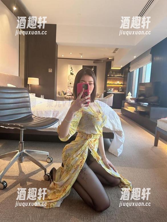 果儿Victoria 微密圈 - 果儿Victoria的黑丝短裙——高清原图,想问你这心情咋缓解