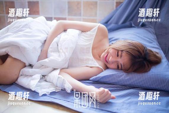 果团网-裴希西 果团网 - 裴希西的甜心美图,图包里的每一张都像在放电,意想不到的吸引力呀。