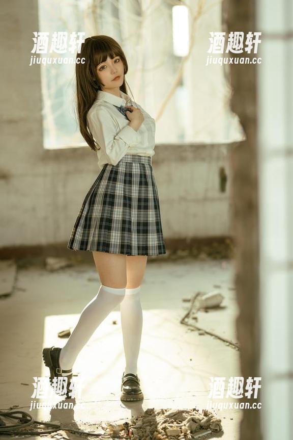 桃良阿宅 秘书变身,收获桃良阿宅的奇怪资源。