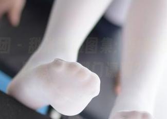 森萝财团 – 甜米制服图集：穿着这身，问题是…学哪门课啊？