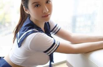 模范学院 – 作品更新：看伊小七MoMo穿上连体衣，时不时让我想起那个夏天…