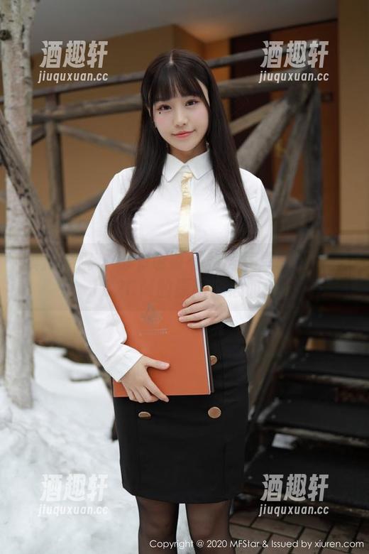 模范学院-李雅柔182CM 模范学院 - 秘书也要有私房气息:李雅柔182CM的原图随心而动