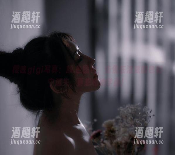 樱晚gigi 樱晚gigi写真:颜.色图包,仿佛在浓浓的色彩中迷失,真想和她学画!