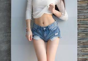 爱蜜社 – 谁说女孩就要亮眼？看看蕾蕾醒了没的无圣光原图，俏皮中带点反差！