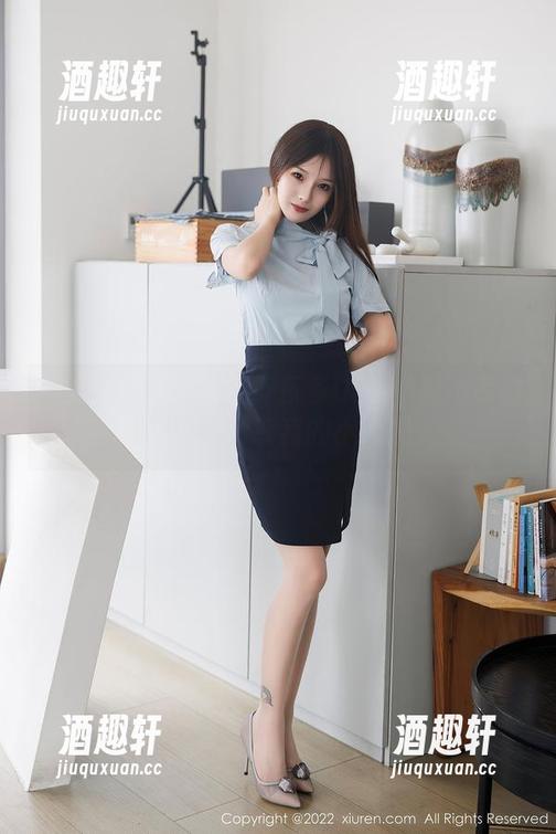 秀人网-养乐多Doll 秀人网 - 瞧一瞧!养乐多Doll的美脚高清亮相,分享我的小心思