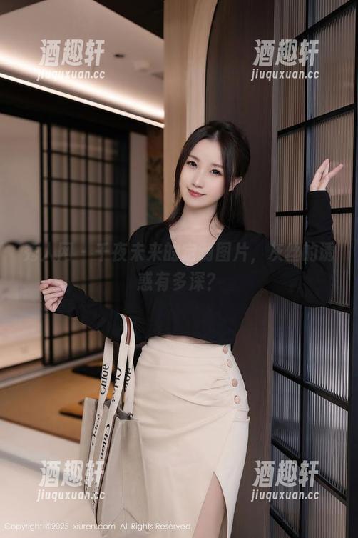 秀人网-千夜未来 秀人网 - 千夜未来的定制图片,灰丝的诱惑有多深?