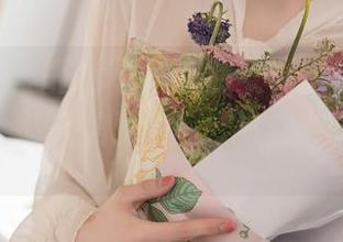秀人网 – 圆圆酱化身和服女神，谁说要在浮华的街头找美丽，其实她就在这里等你。