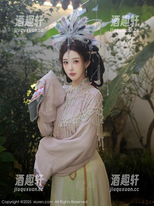 秀人网 - 图集里都是娜比的白丝，值得一睹的寂静之美