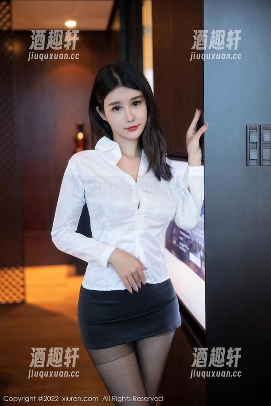 秀人网-小夕Kitty 秀人网 - 小夕Kitty的“白色”,纯净得让我怀疑,难道她其实是在讽刺我们?