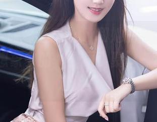 秀人网 – 徐莉芝Booty和她的天台，绝对不是你想象中的‘屋顶小聚’–免费图册送上！