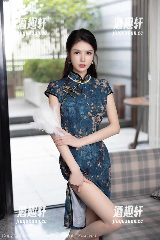 秀人网 - 全程回眸的徐莉芝Botty，校园写真里的不经意间的魅惑