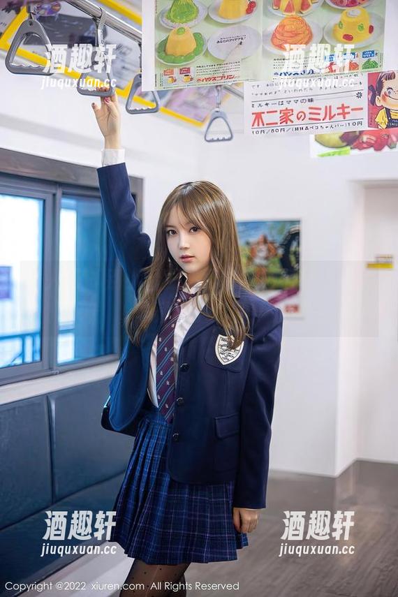 秀人网 - 别小看王曼柔的自拍福利，图片里藏着小惊喜！