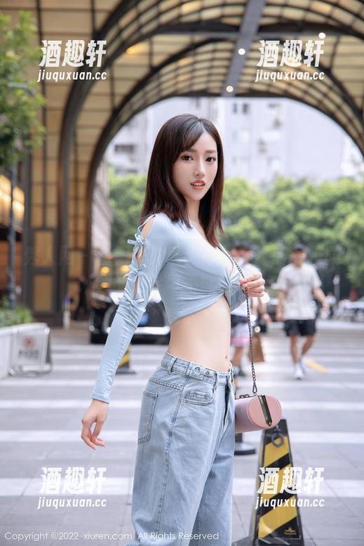 秀人网 - 套图评论区：米妮大萌萌的校园，谁说学习不能时髦？