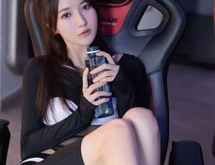 秀人网 – 旅拍图集中的芝芝booty：分享的是美景，藏的却是趣事