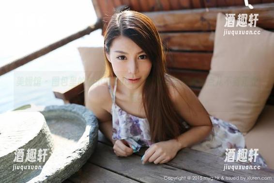 美媛馆 - 图包里的狐小妖Baby，职业装穿起来有点儿不务正业呢？