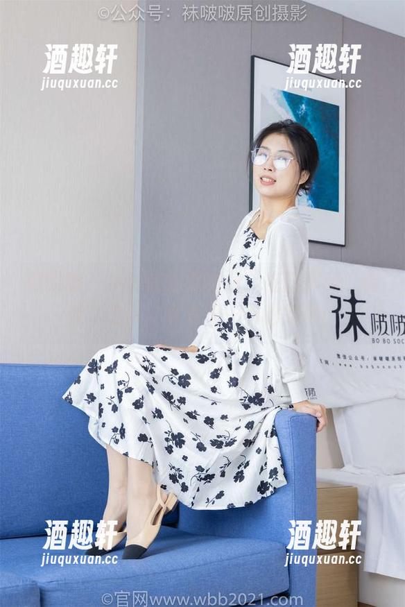 袜啵啵 - 小沫的厨娘图包：在厨房和“偶像”之间，有着不一样的期待！