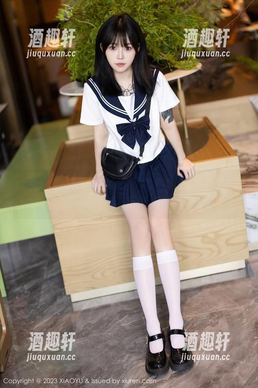 语画界-允儿Claire 语画界 - 镂空与允儿Claire,那是一场全套的甜蜜邂逅。