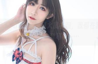 每次看阮邑Fairy的定制大凤礼服，我都在犹豫要不要攒钱做一套写真……